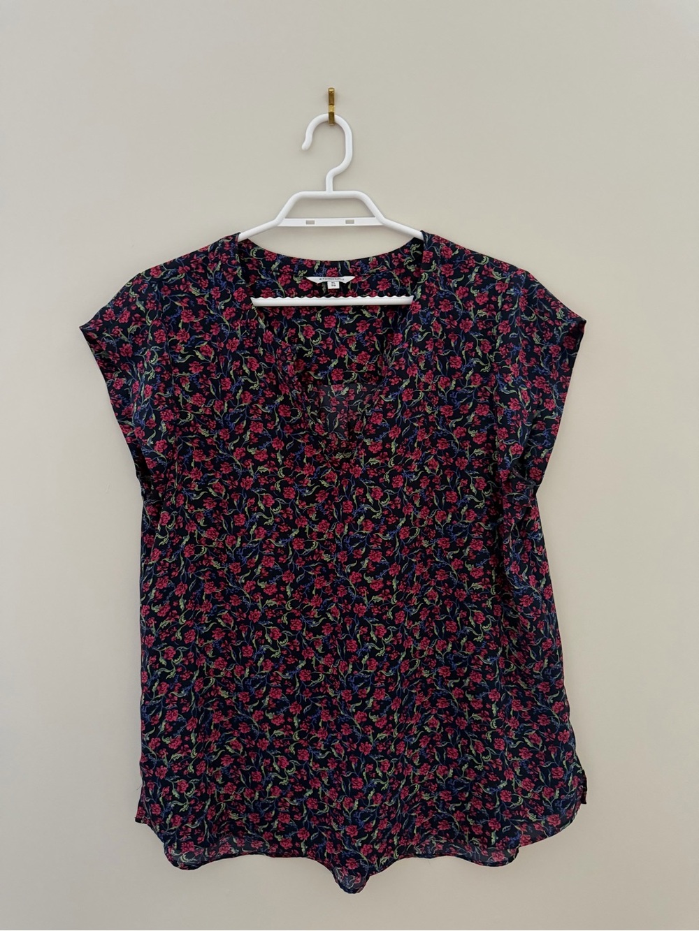 Reitmans Navy and Pink Floral Blouse